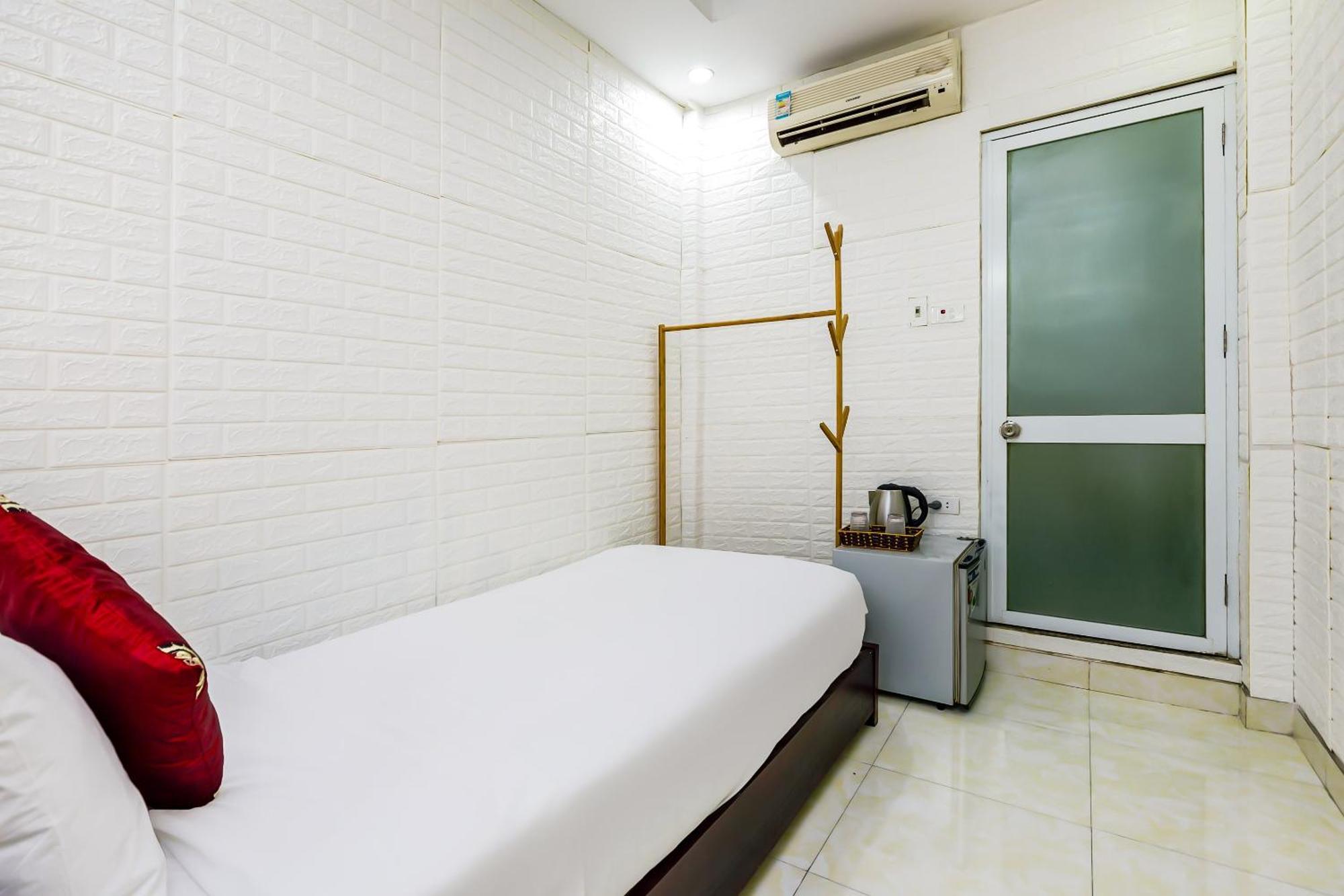 Oyo 604 Queen Hotel Spot-On Hanoi Kültér fotó
