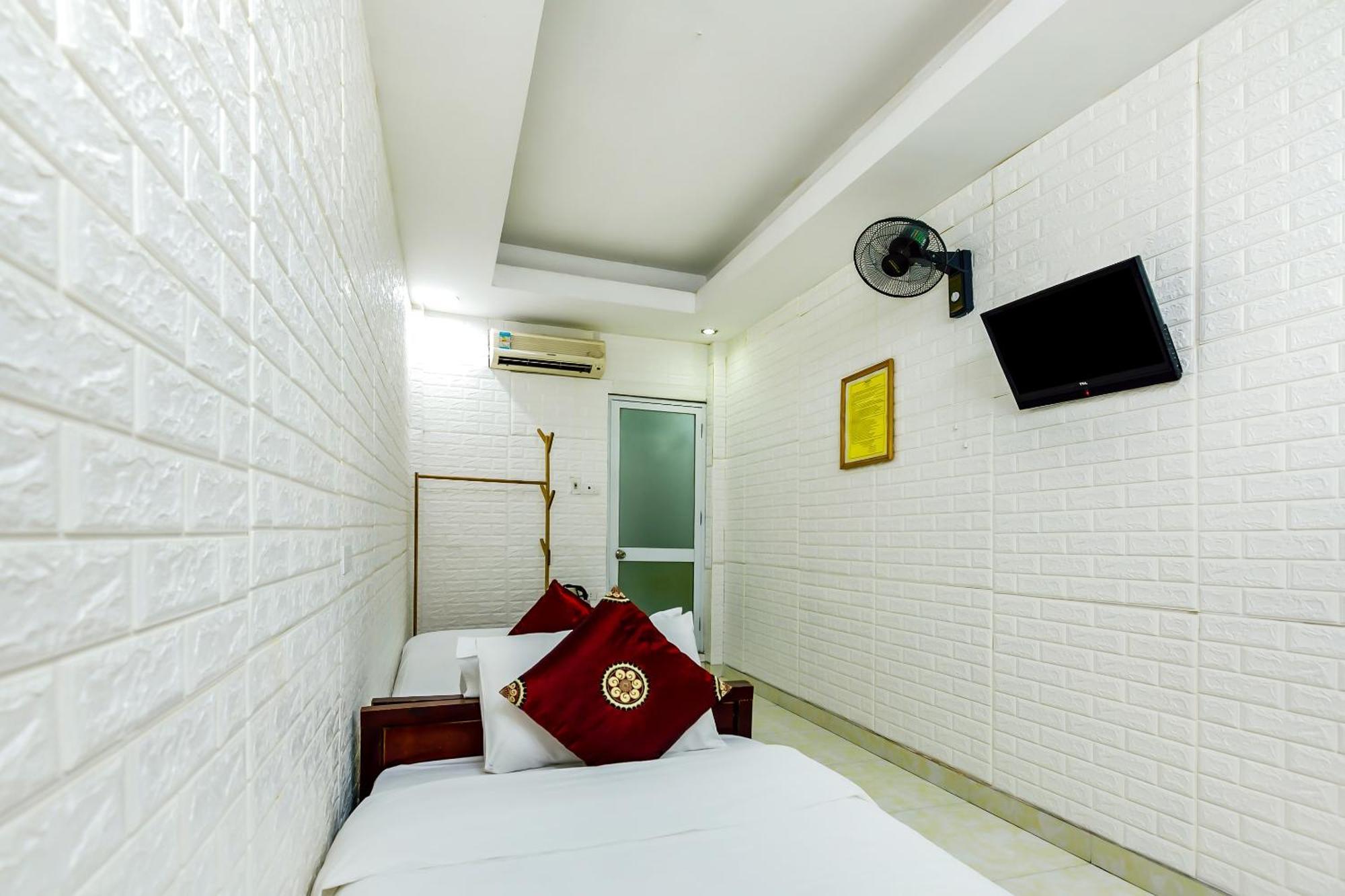 Oyo 604 Queen Hotel Spot-On Hanoi Kültér fotó
