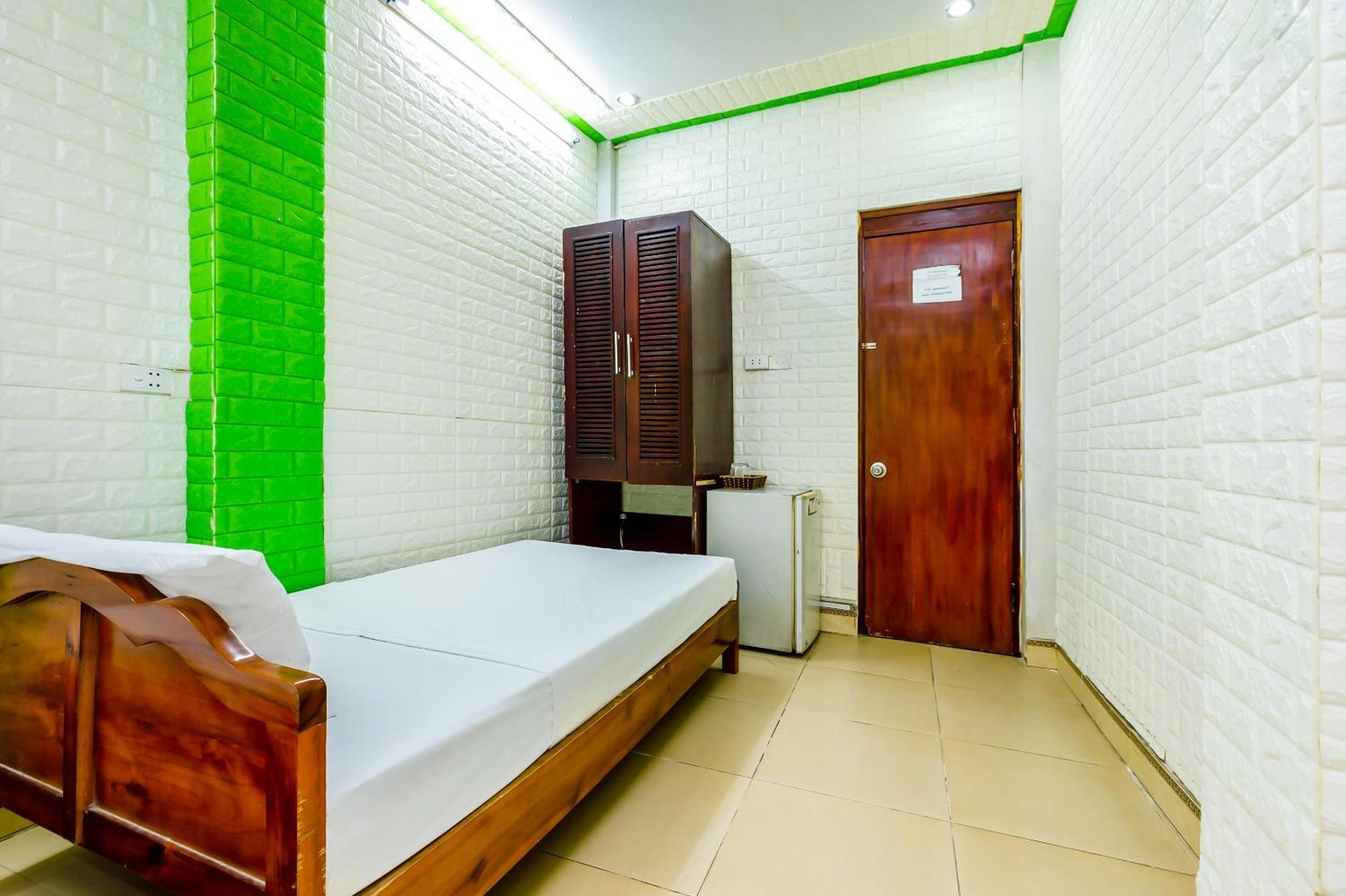 Oyo 604 Queen Hotel Spot-On Hanoi Kültér fotó